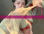 Summer Girls Hanfu Two-Piece Set:A Glance into Traditional Elegance