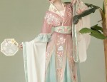 The Enchantment of Cheongsam and Fish-Tail Skirt:A Cultural Journey