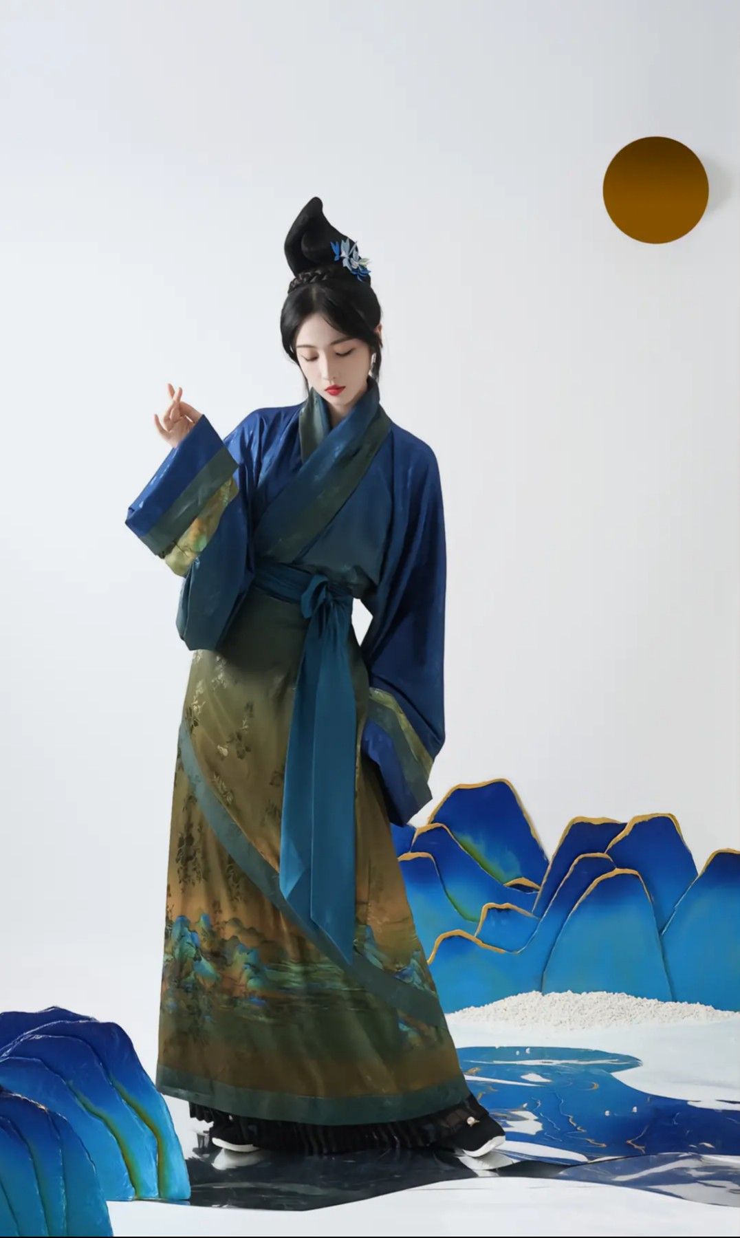 Traditional Chinese Style:The Charm of Shirts and Horse-Face Skirts Traditional Chinese Style:The Charm of Shirts and Horse-Face Skirts