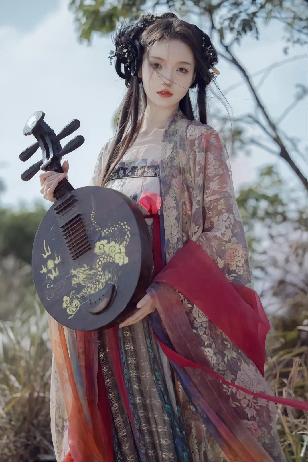 Original Authentic Hanfu Robes:The Splendor of Big Sleeve Design Original Authentic Hanfu Robes:The Splendor of Big Sleeve Design