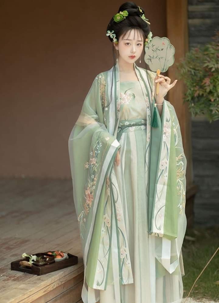 Quipao Kids:Little Girls in Traditional Chinese Fashion Take the Runway Quipao Kids:Little Girls in Traditional Chinese Fashion Take the Runway