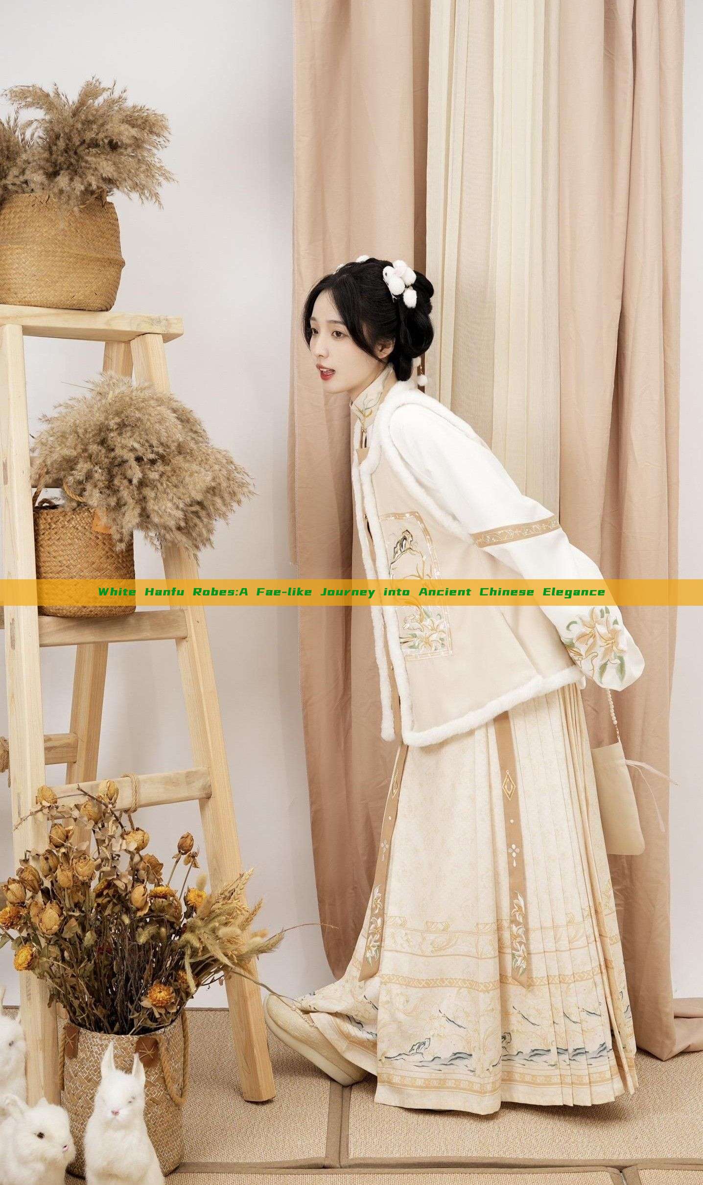 White Hanfu Robes:A Fae-like Journey into Ancient Chinese Elegance White Hanfu Robes:A Fae-like Journey into Ancient Chinese Elegance
