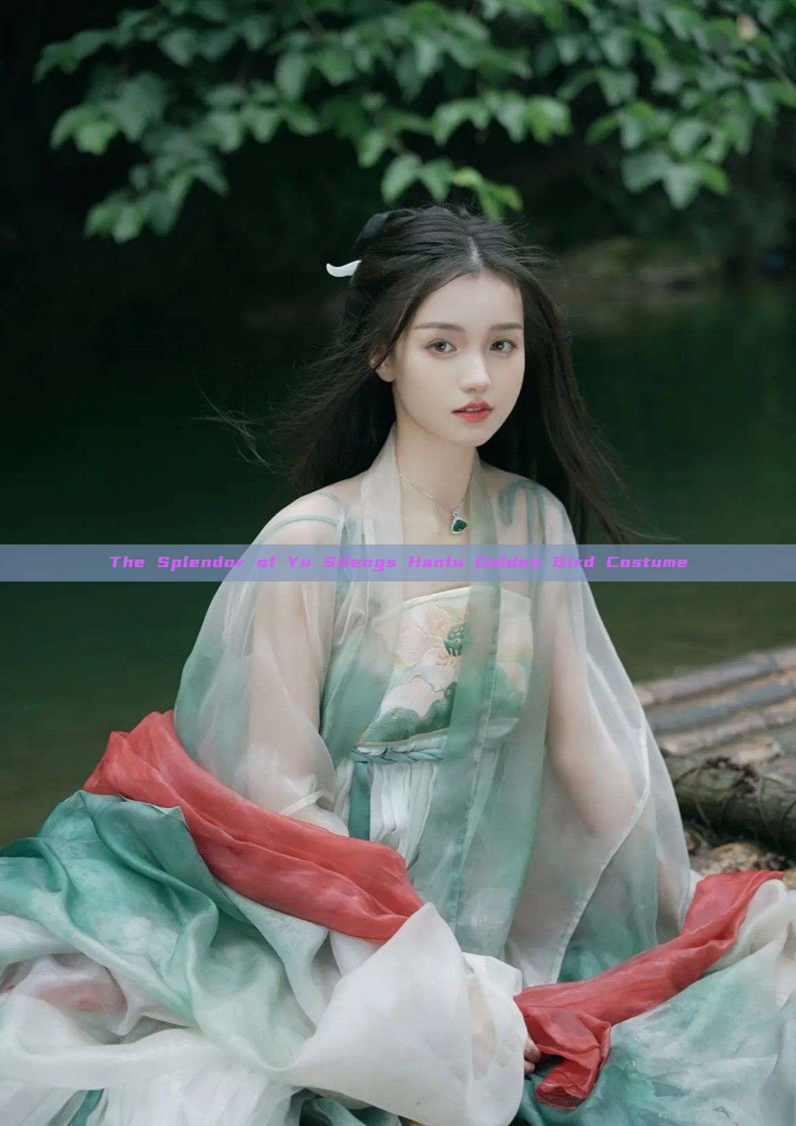The Splendor of Yu Sifengs Hanfu Golden Bird Costume The Splendor of Yu Sifengs Hanfu Golden Bird Costume