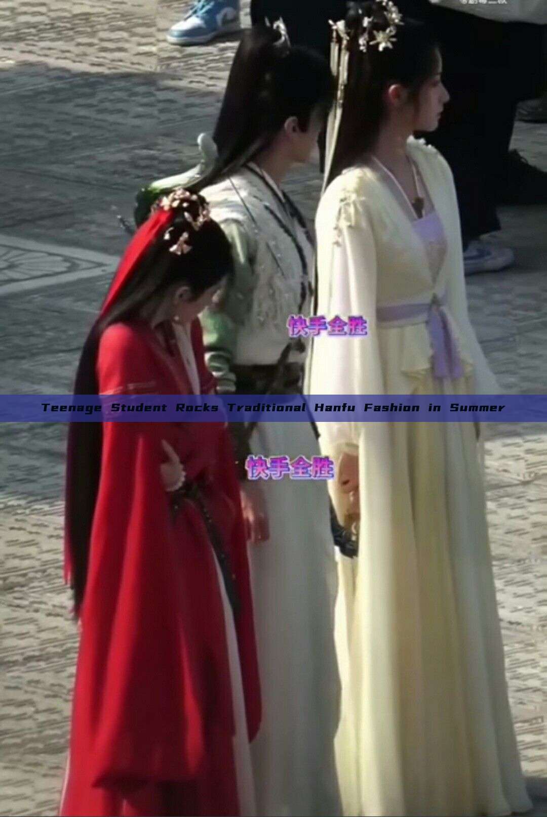 Teenage Student Rocks Traditional Hanfu Fashion in Summer Teenage Student Rocks Traditional Hanfu Fashion in Summer
