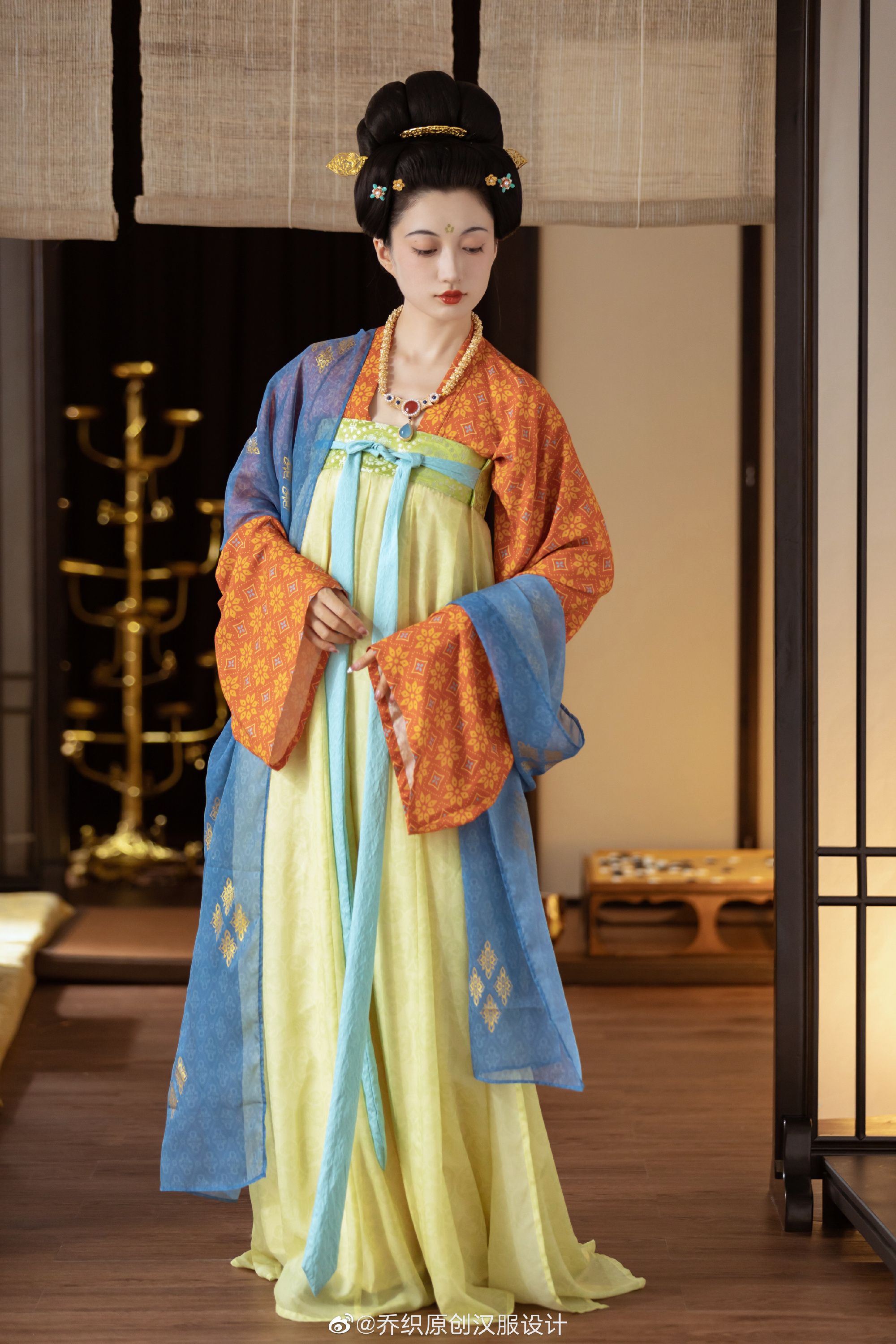 Winter Outfits with Qipao:The Art of Layering Traditional Elegance Winter Outfits with Qipao:The Art of Layering Traditional Elegance