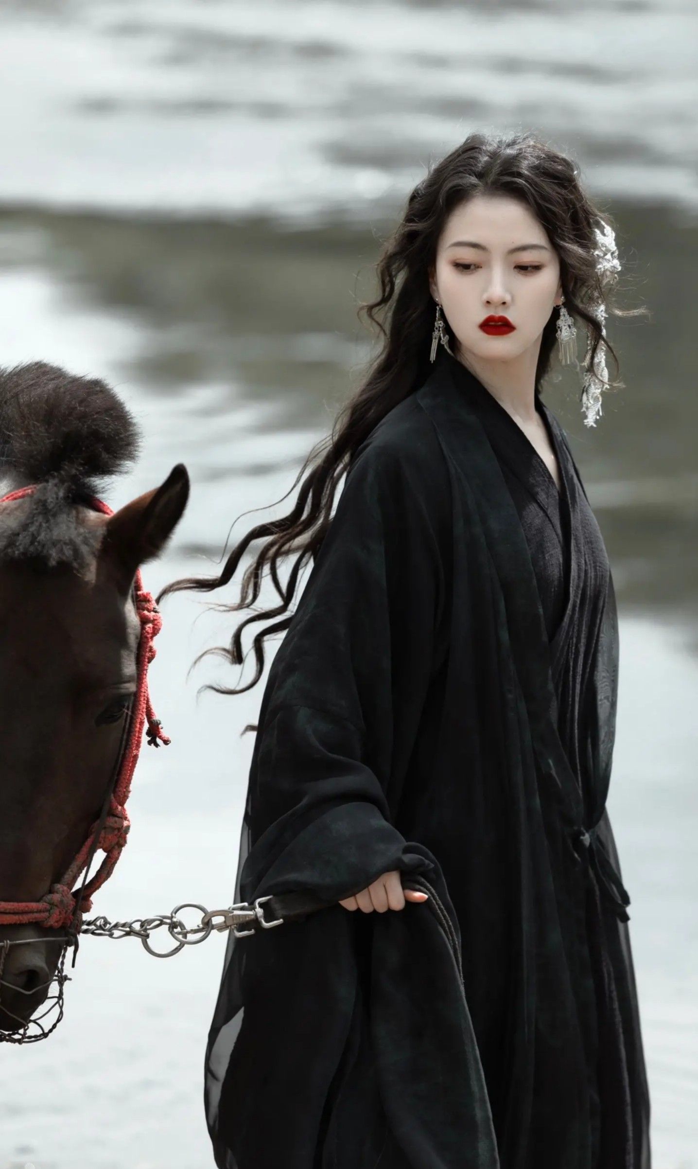 A Purplish Charm:The Enchantment of a Little Girls Hanfu Skirt