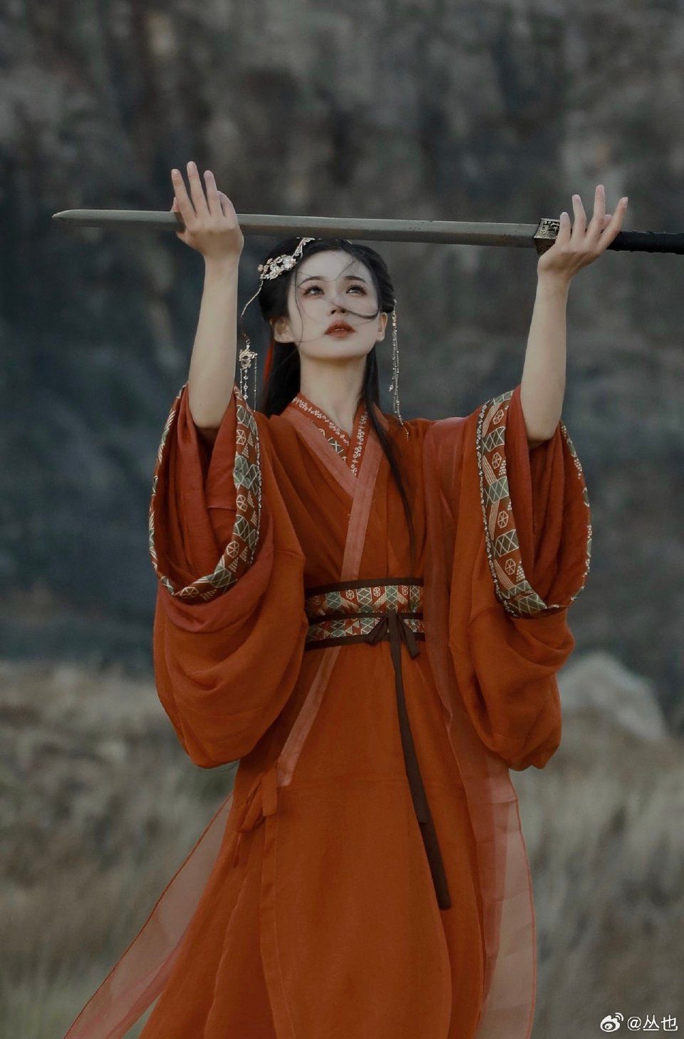 Embracing Traditional Elegance:Plus-Size Women in Modern Chinese Hanfu Fashion Embracing Traditional Elegance:Plus-Size Women in Modern Chinese Hanfu Fashion