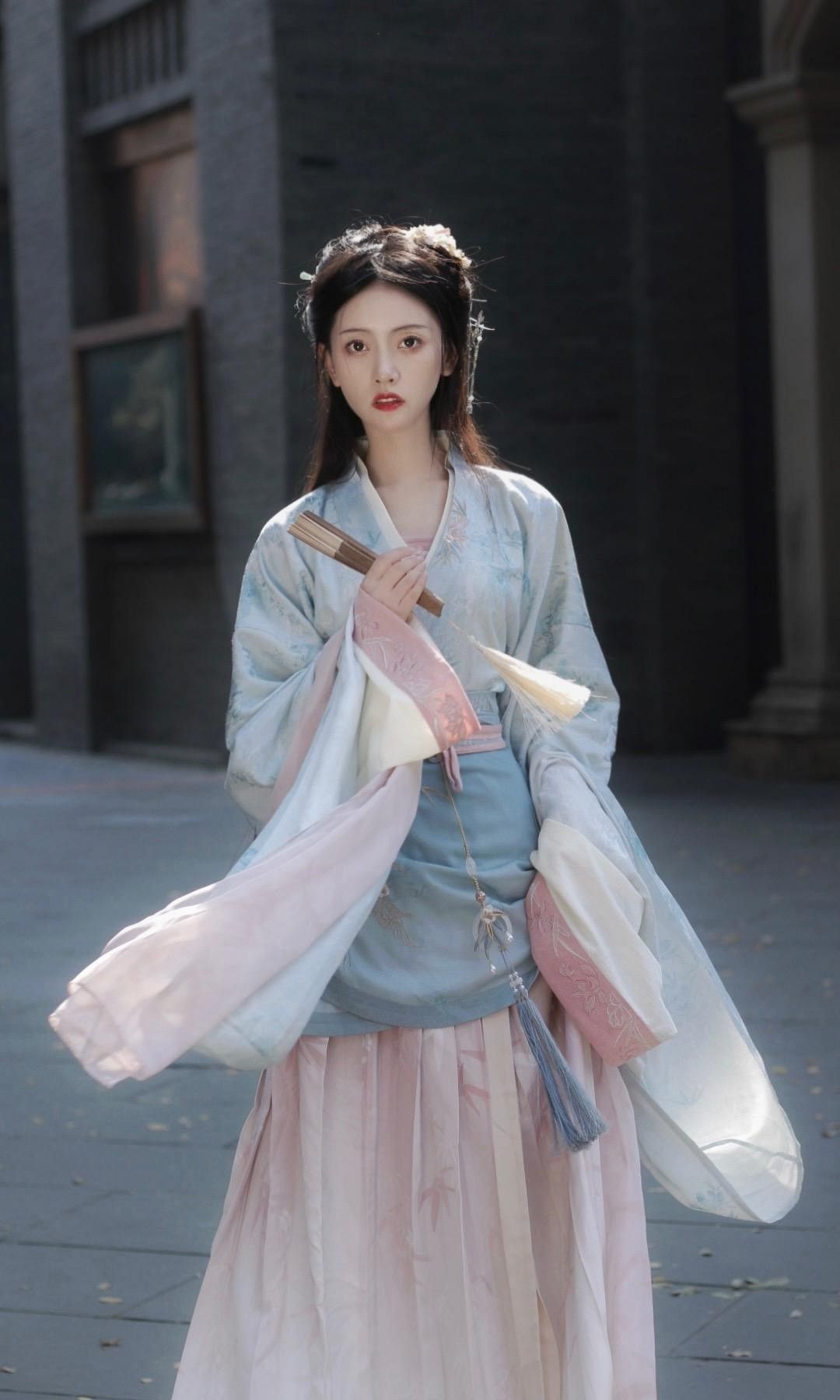 Purple Cheongsam:A Stylish Autumn-Winter Fashion Statement Purple Cheongsam:A Stylish Autumn-Winter Fashion Statement