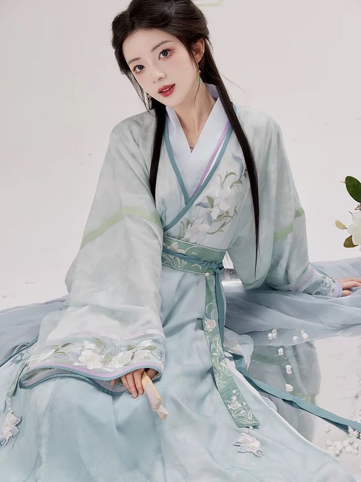 Dragon Year Cheongsam:A Blend of Tradition and Celebration Dragon Year Cheongsam:A Blend of Tradition and Celebration