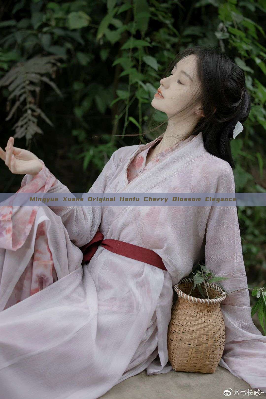 Mingyue Xuans Original Hanfu Cherry Blossom Elegance Mingyue Xuans Original Hanfu Cherry Blossom Elegance