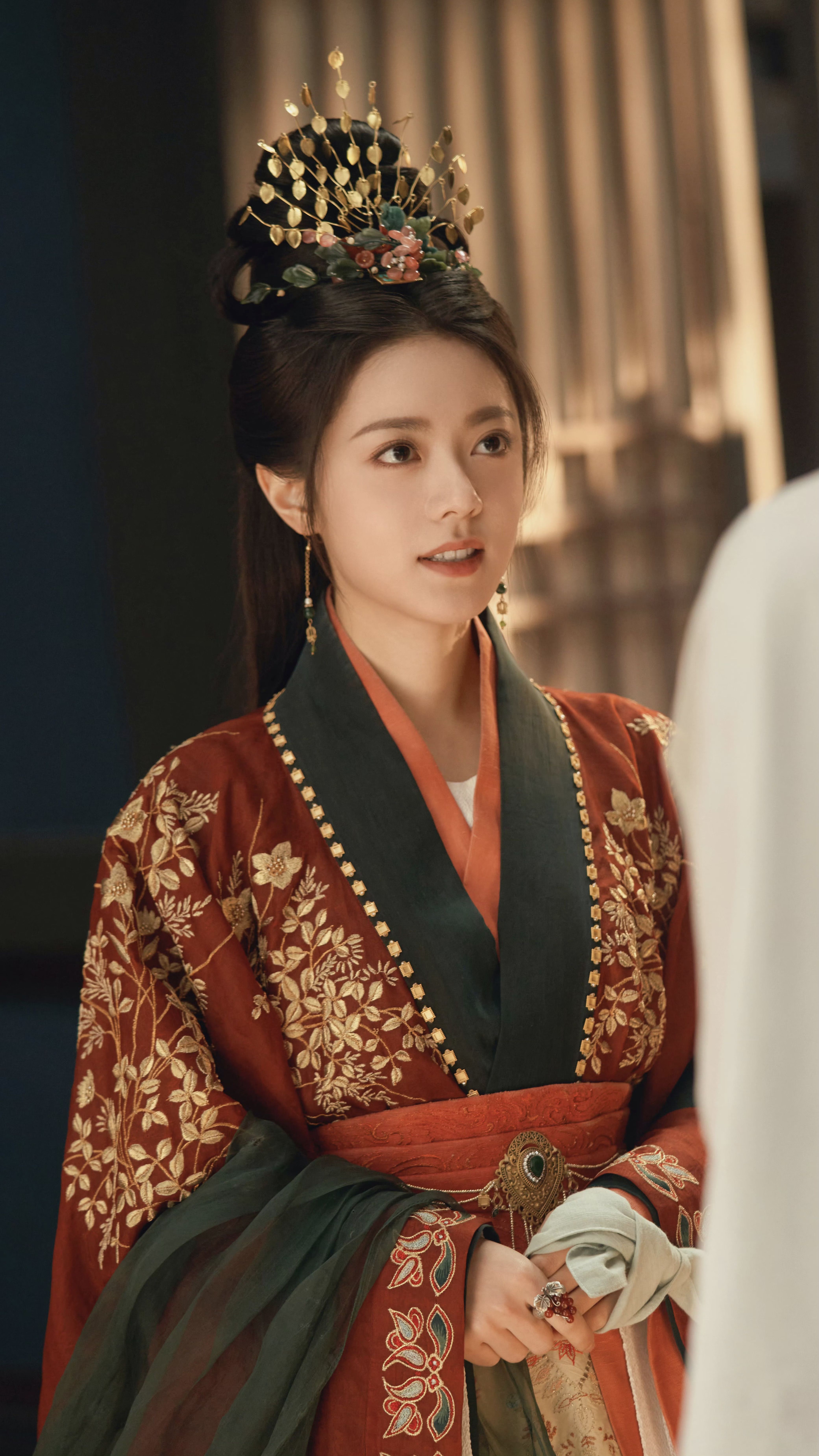 Little Girl in Traditional Tang-Style Chinese Hanfu:A Chinese Fashion Influencer on the Rise Little Girl in Traditional Tang-Style Chinese Hanfu:A Chinese Fashion Influencer on the Rise
