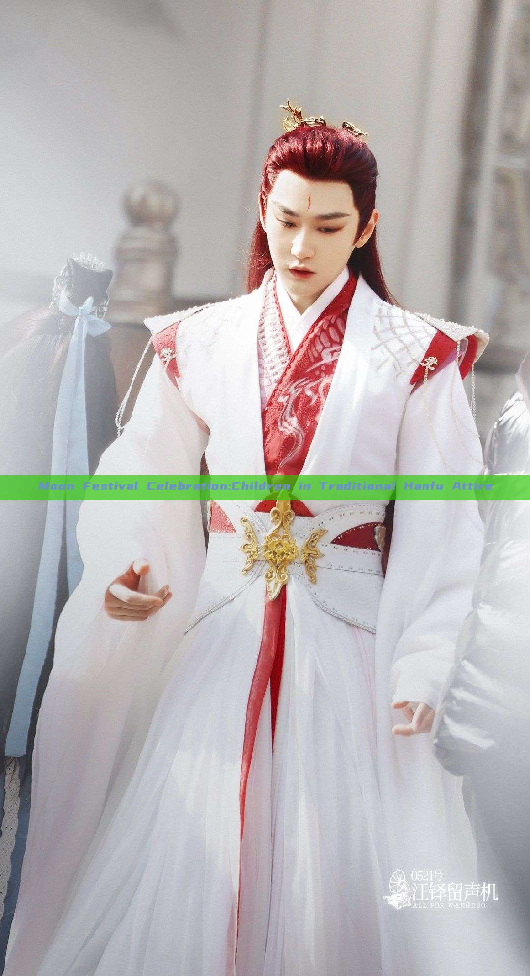 Moon Festival Celebration:Children in Traditional Hanfu Attire Moon Festival Celebration:Children in Traditional Hanfu Attire