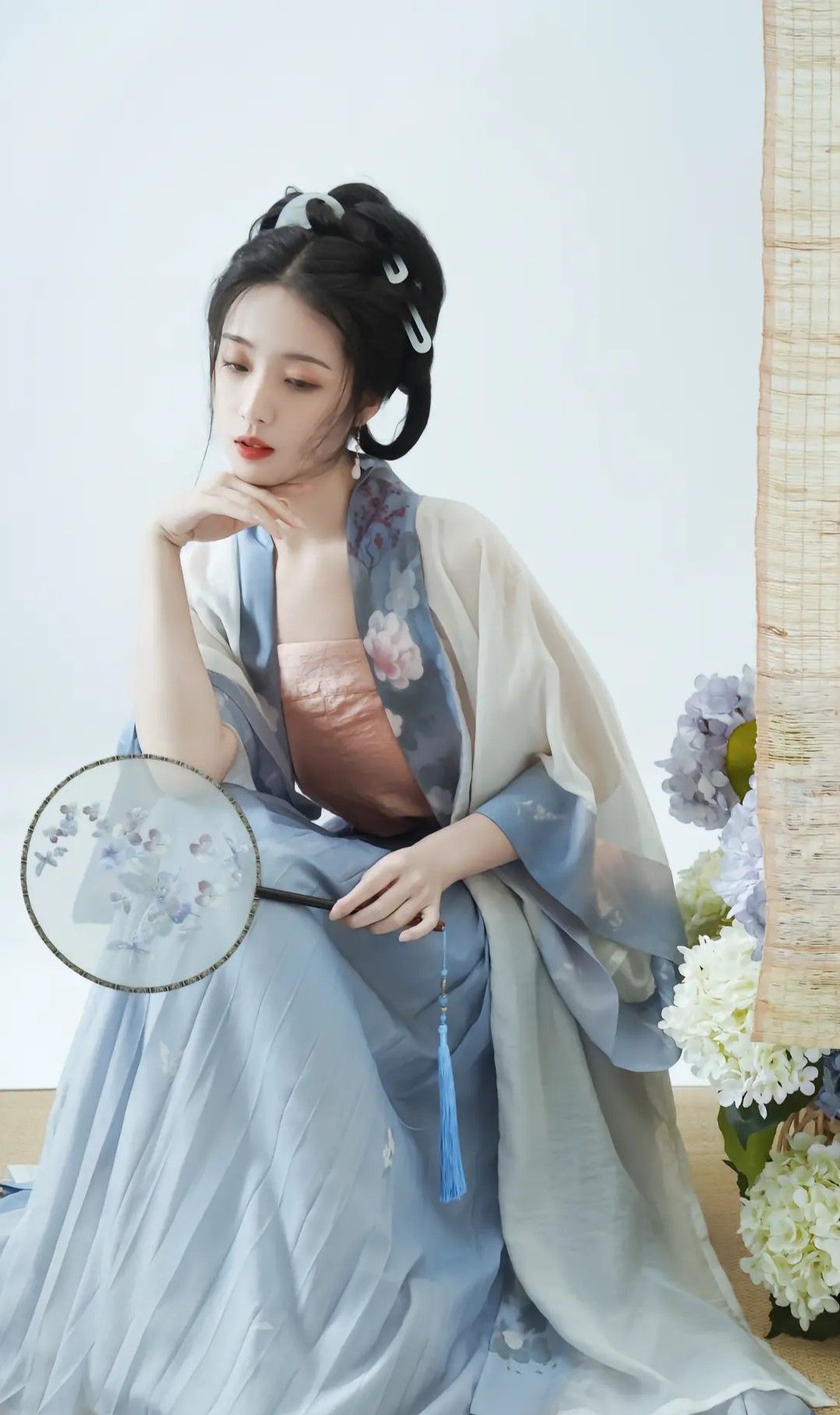 Father-Son Cosplay:The Art of Traditional Hanfu Fashion for the Modern Family Father-Son Cosplay:The Art of Traditional Hanfu Fashion for the Modern Family