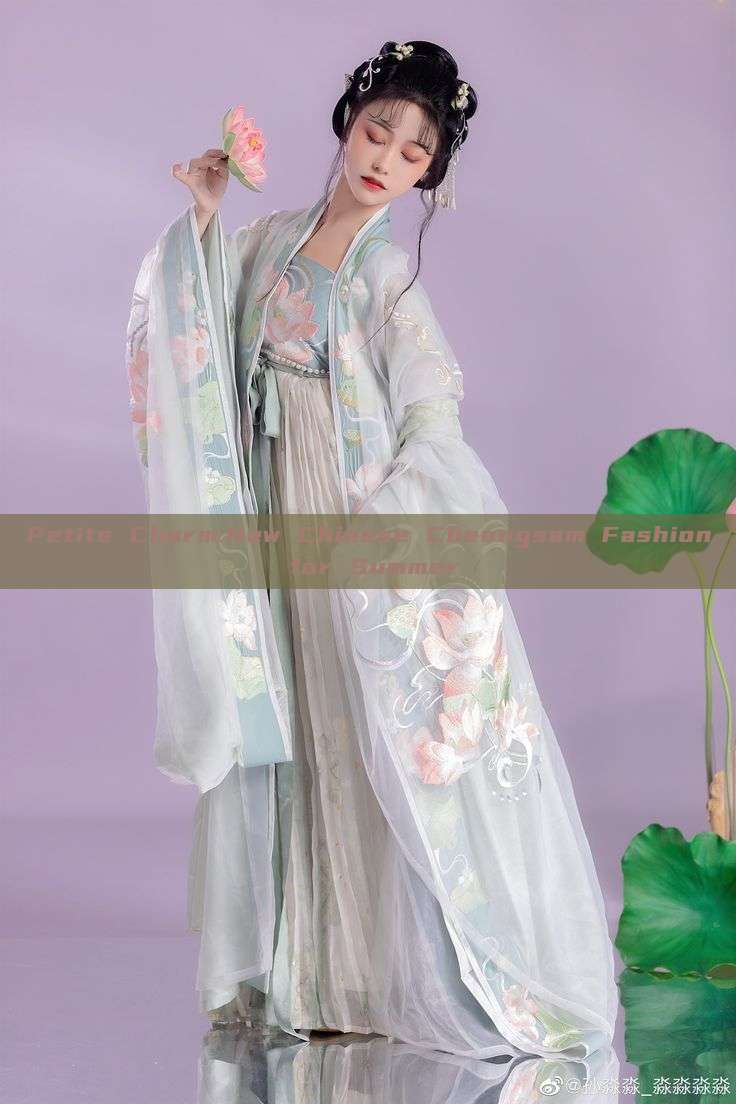 Petite Charm:New Chinese Cheongsam Fashion for Summer Petite Charm:New Chinese Cheongsam Fashion for Summer