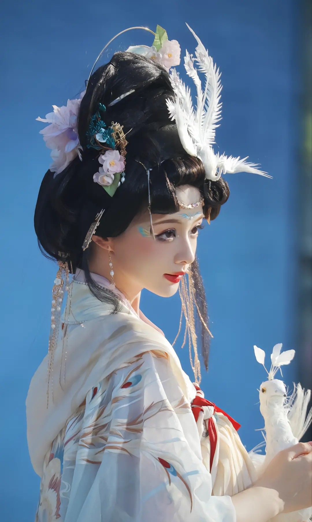 Hanfu Fashion:The Rise of Traditional Chinese Elegance among Junior Students Hanfu Fashion:The Rise of Traditional Chinese Elegance among Junior Students