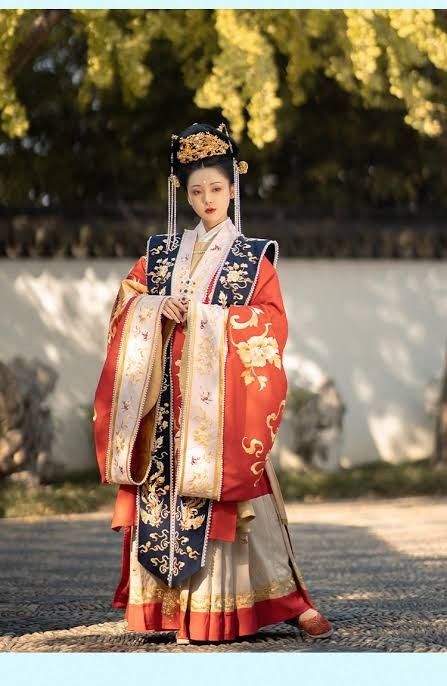 Embracing the Traditional Charm:Cheongsam,Hair Accessories,and Wigs Embracing the Traditional Charm:Cheongsam,Hair Accessories,and Wigs