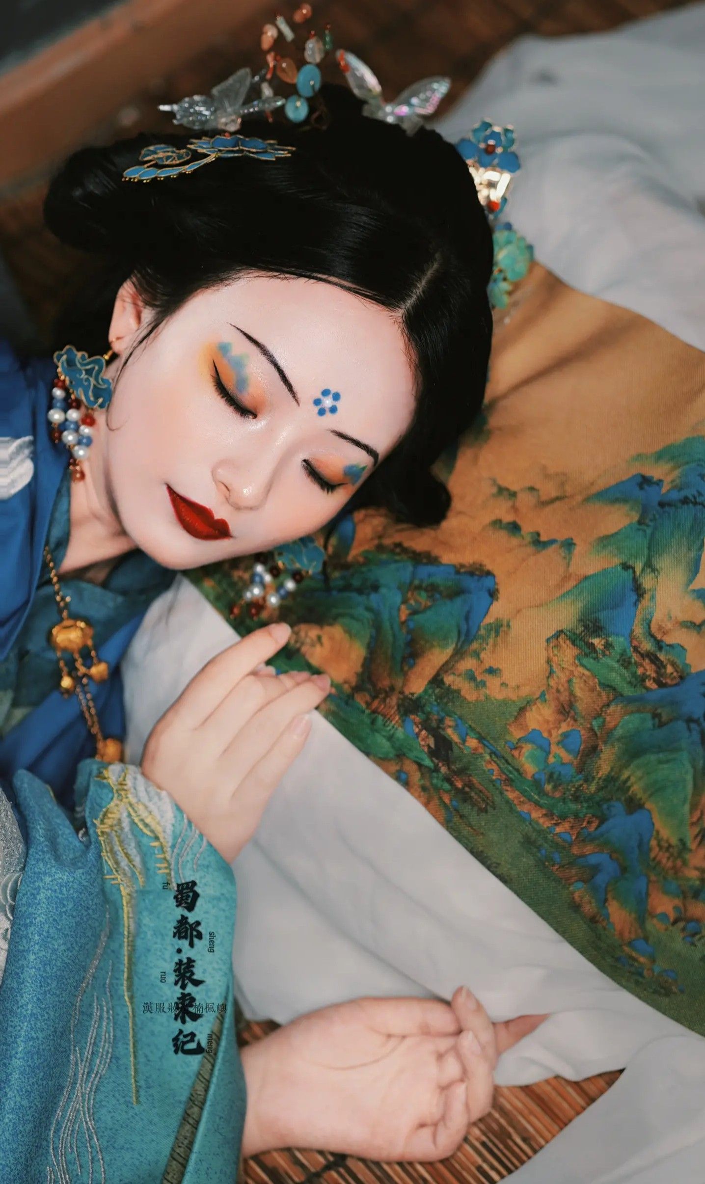 The Splendor of Shangchun Mountain Cheongsam:A Cultural Journey The Splendor of Shangchun Mountain Cheongsam:A Cultural Journey