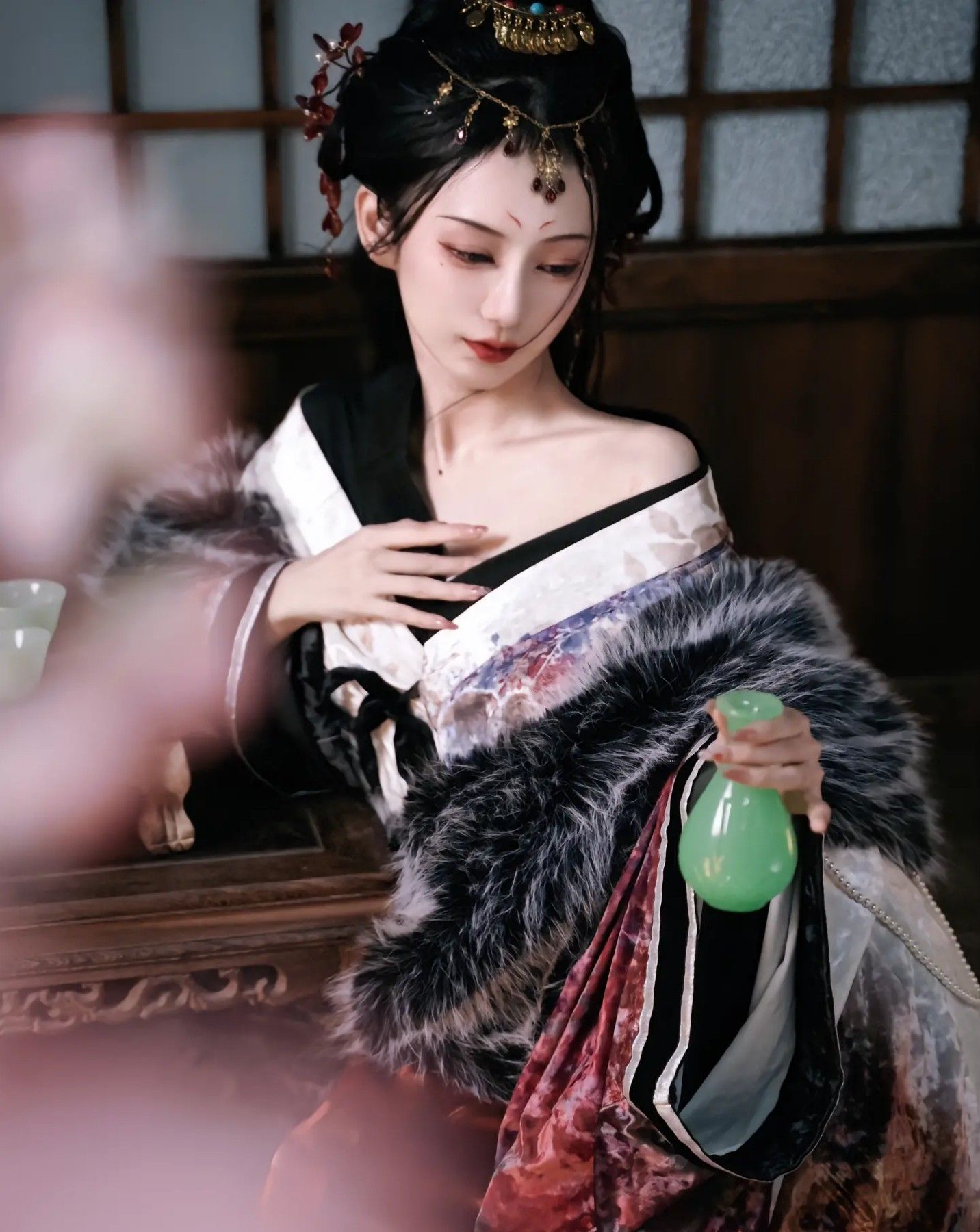 Modernizing the Cheongsam:A Youthful Version for Teen Girls with Short-Length Chinese-Style Sleeves Modernizing the Cheongsam:A Youthful Version for Teen Girls with Short-Length Chinese-Style Sleeves