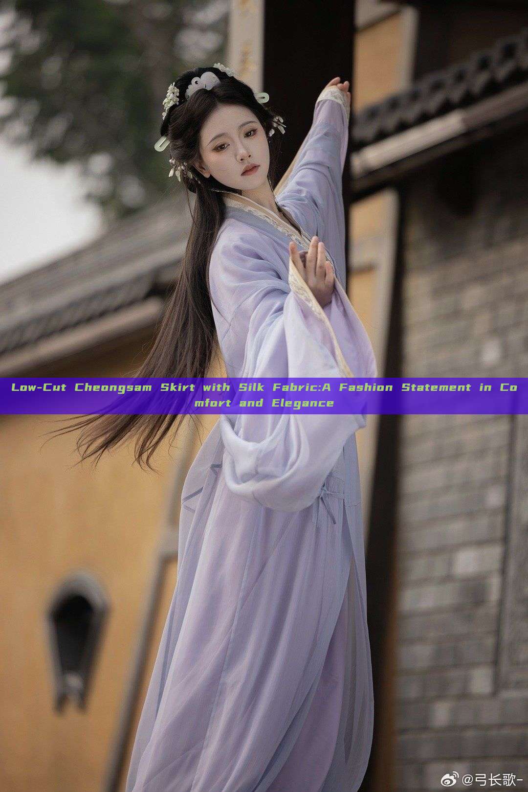 Low-Cut Cheongsam Skirt with Silk Fabric:A Fashion Statement in Comfort and Elegance Low-Cut Cheongsam Skirt with Silk Fabric:A Fashion Statement in Comfort and Elegance