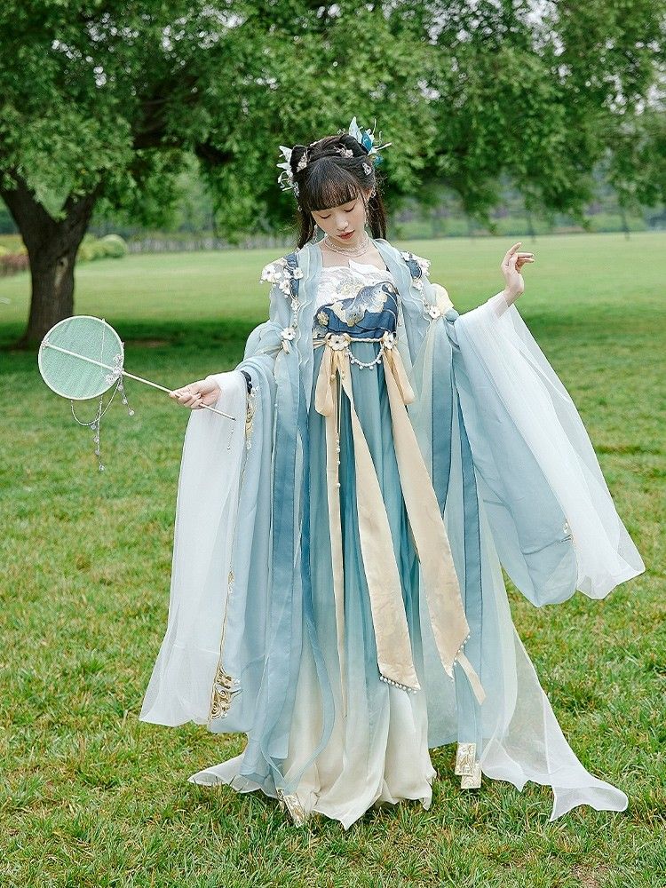 Chinese New Year Girls Qipao:A Traditional Look for the Childs Celebration Chinese New Year Girls Qipao:A Traditional Look for the Childs Celebration