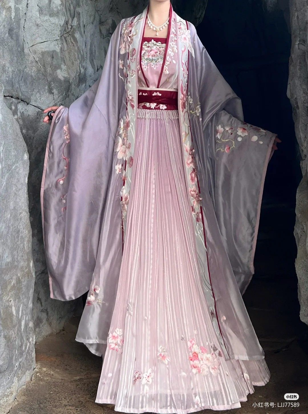 Elegant Fusion:The Rise of Hanfu Fashion with High-heeled Shoes for Women A 10cm Journey Elegant Fusion:The Rise of Hanfu Fashion with High-heeled Shoes for Women A 10cm Journey