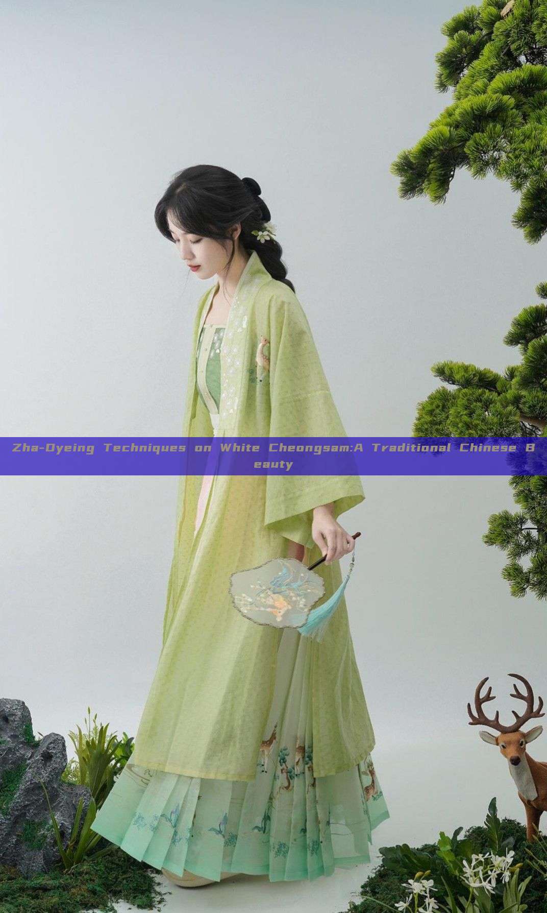Zha-Dyeing Techniques on White Cheongsam:A Traditional Chinese Beauty