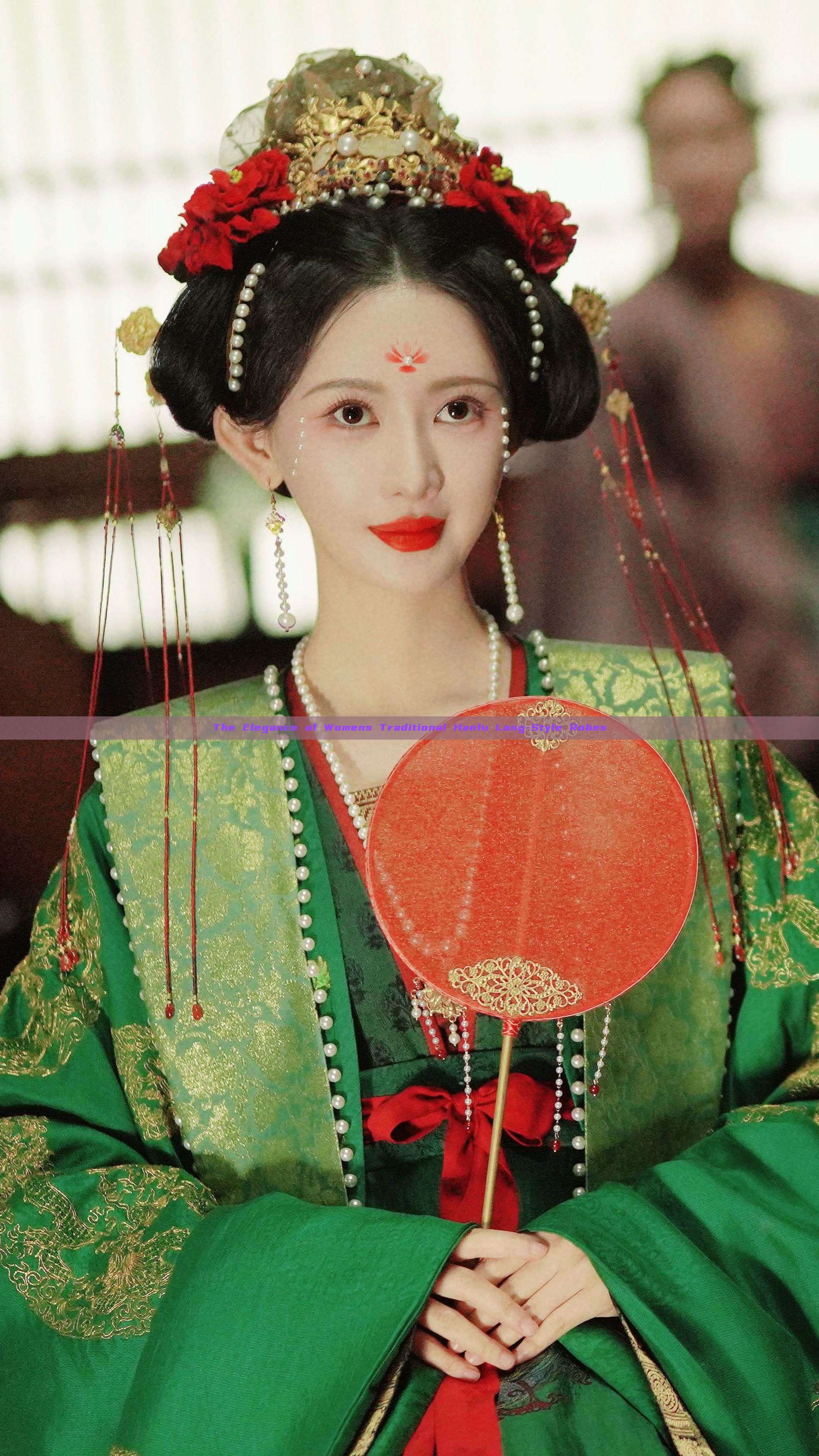 The Elegance of Womens Traditional Hanfu Long-Style Robes The Elegance of Womens Traditional Hanfu Long-Style Robes