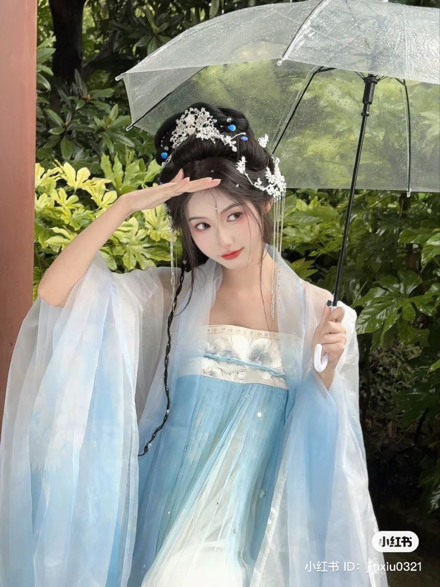The Charm of Short-Style Overlays on Horseface Skirt The Charm of Short-Style Overlays on Horseface Skirt
