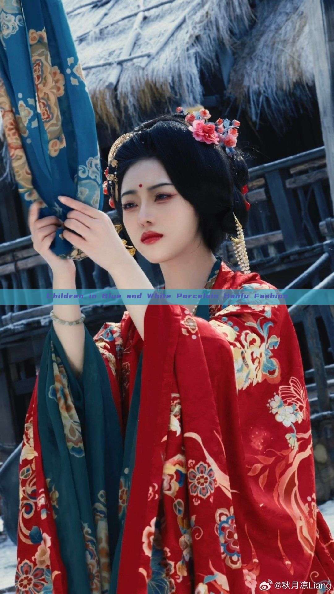 Children in Blue and White Porcelain Hanfu Fashion Children in Blue and White Porcelain Hanfu Fashion