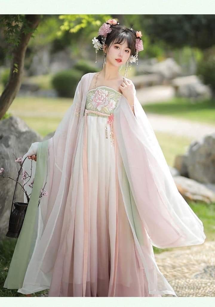 A Lightweight Hanfu Skirt for Young Girls:The Charm of the Horseface-Designed Cheongsam Skirt A Lightweight Hanfu Skirt for Young Girls:The Charm of the Horseface-Designed Cheongsam Skirt