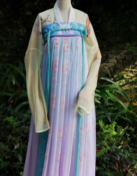 The Elegance of Hanfu Style Clothing:A Journey into Traditional Chinese Fashion The Elegance of Hanfu Style Clothing:A Journey into Traditional Chinese Fashion
