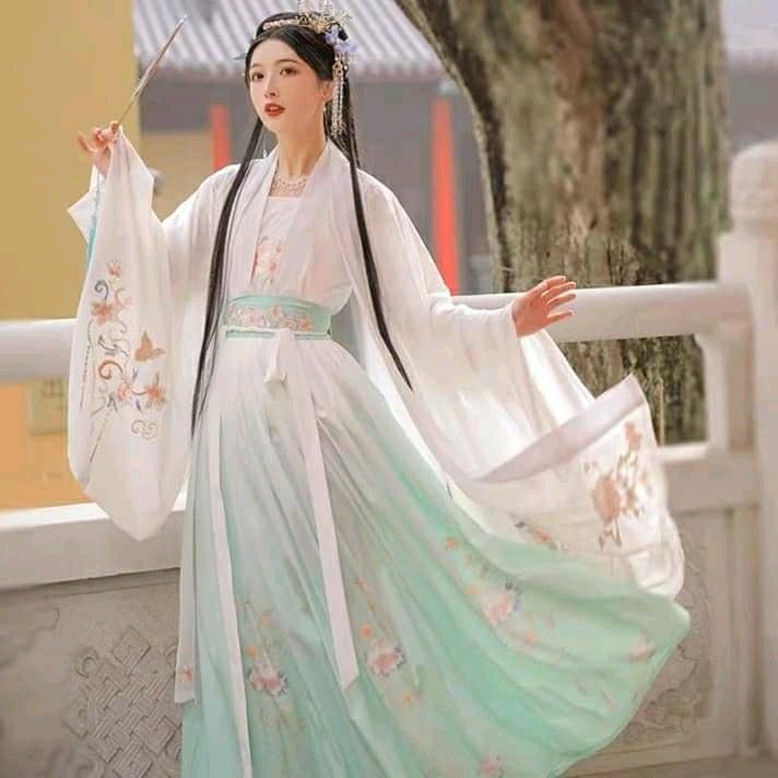 The Golden Phoenix Horseface Skirt:A Symbol of Cultural Splendor The Golden Phoenix Horseface Skirt:A Symbol of Cultural Splendor