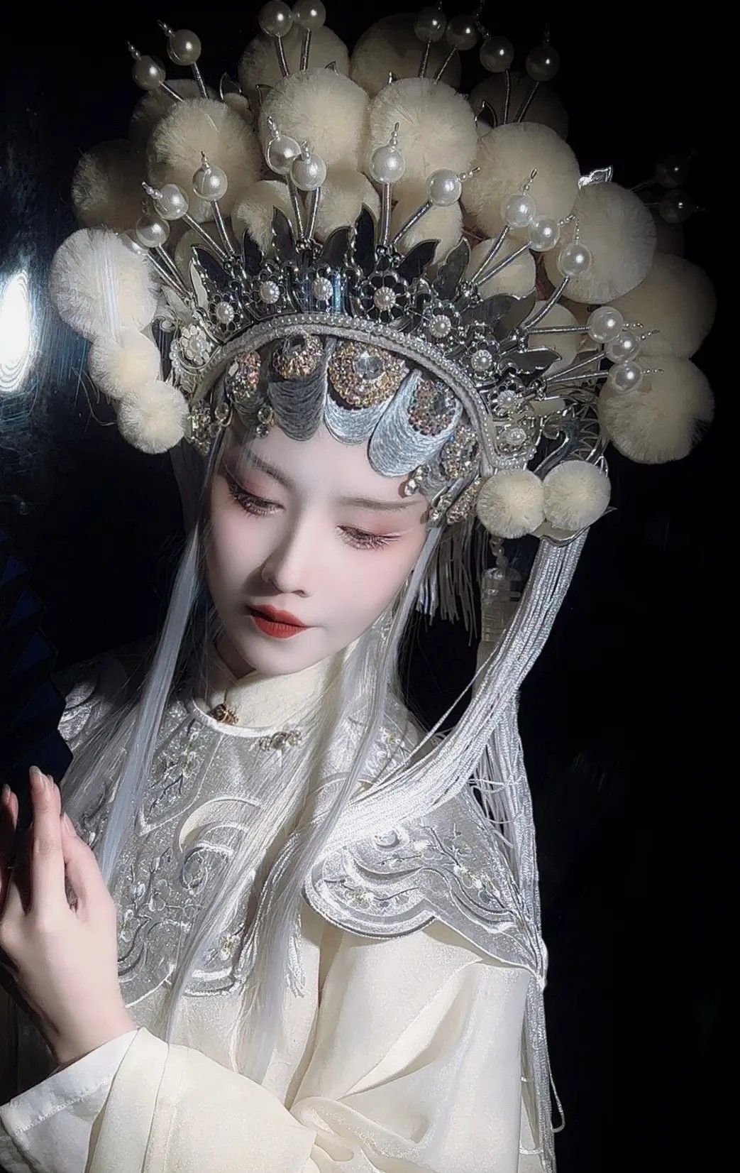 The Evolution of Hanfu Hair Accessories:The Role of Hair Rings in Traditional Chinese Beauty The Evolution of Hanfu Hair Accessories:The Role of Hair Rings in Traditional Chinese Beauty