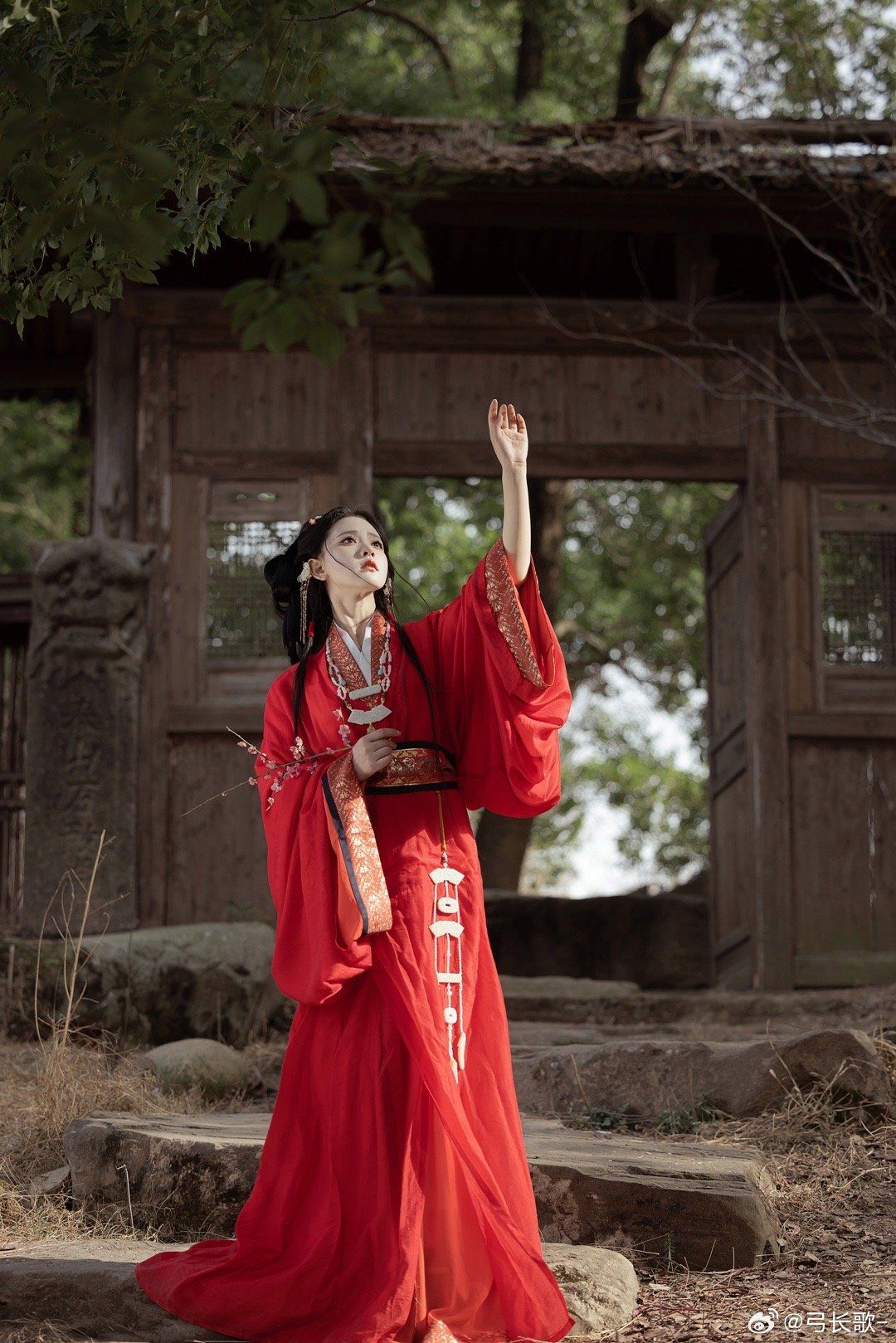 Authentic Hanfu Fashion:Embracing the Essence of Traditional Chinese Style Authentic Hanfu Fashion:Embracing the Essence of Traditional Chinese Style
