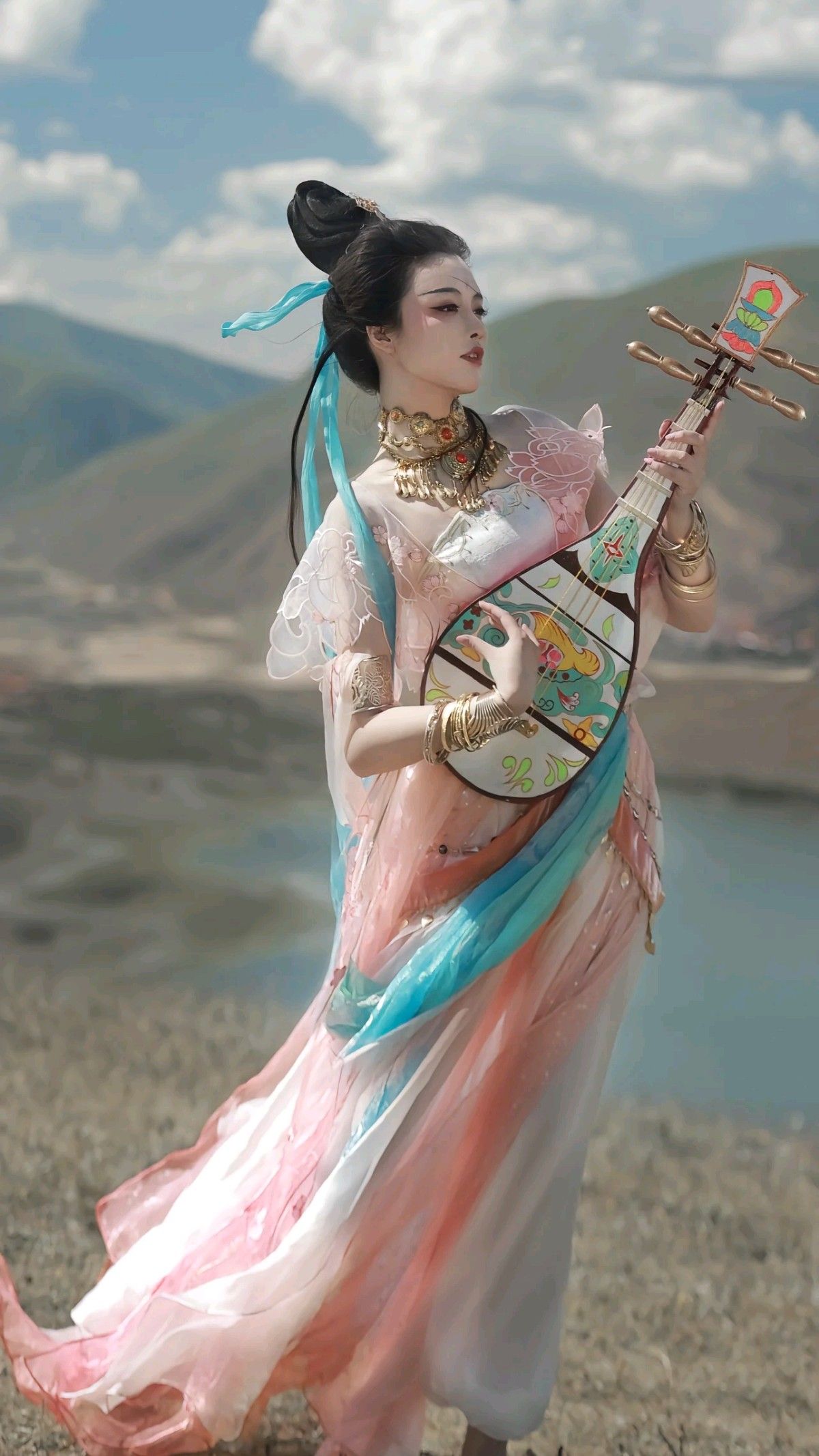 Yanrans Original Hanfu:The Charm of Chest-High Robes Yanrans Original Hanfu:The Charm of Chest-High Robes