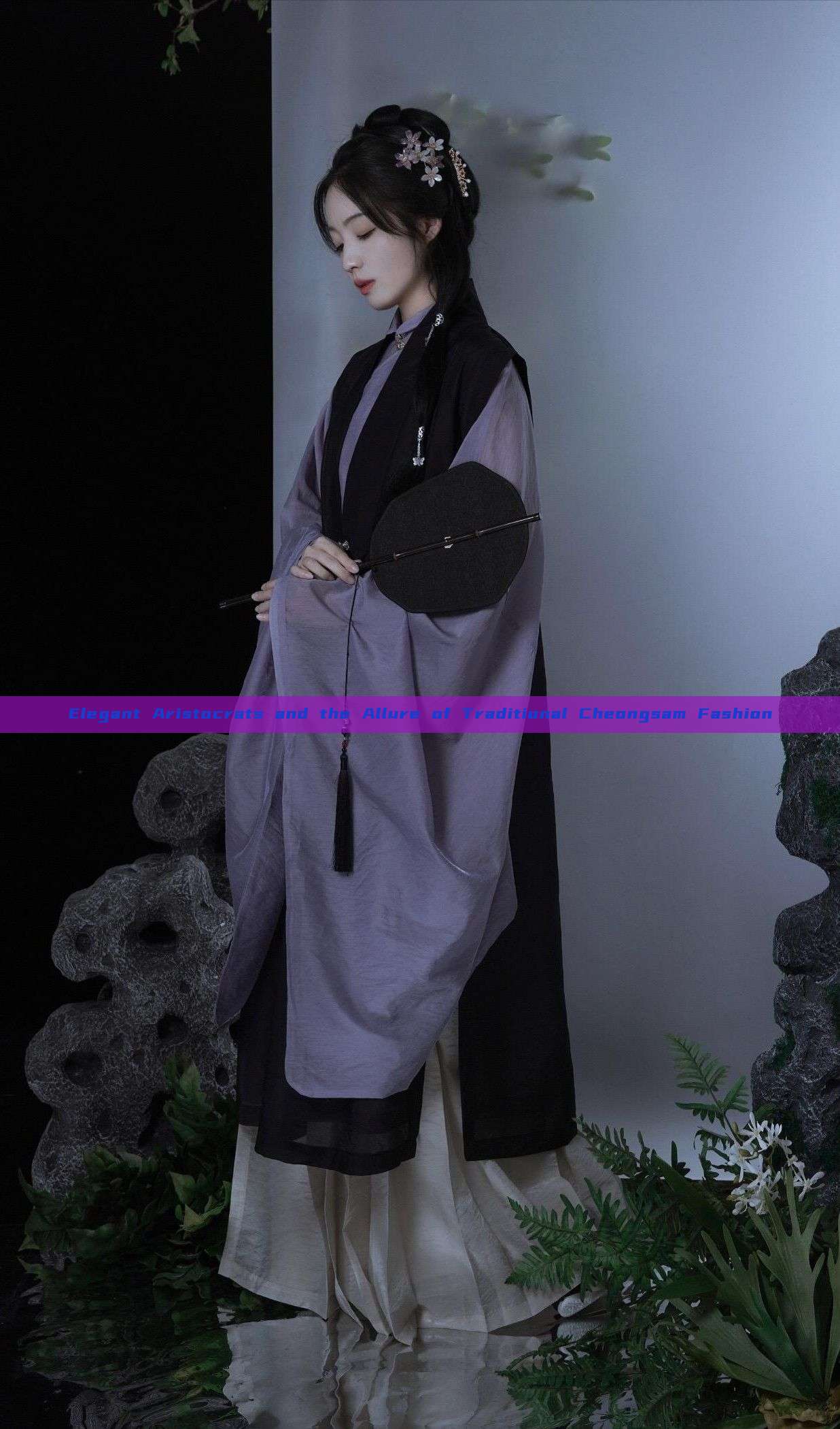Elegant Aristocrats and the Allure of Traditional Cheongsam Fashion Elegant Aristocrats and the Allure of Traditional Cheongsam Fashion