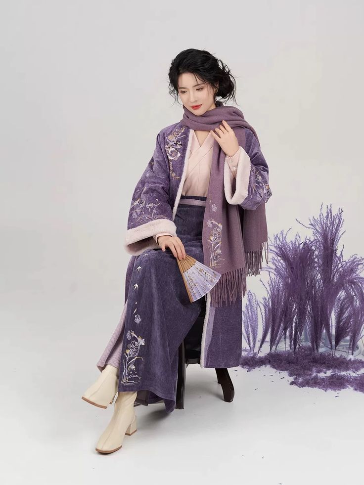 The Splendor of Traditional Chinese Hair Accessories:The Story of Hanfu Tassel Hair Crown The Splendor of Traditional Chinese Hair Accessories:The Story of Hanfu Tassel Hair Crown