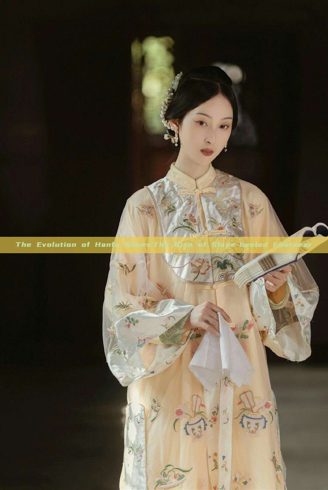 The Evolution of Hanfu Shoes:The Rise of Slope-heeled Footwear The Evolution of Hanfu Shoes:The Rise of Slope-heeled Footwear