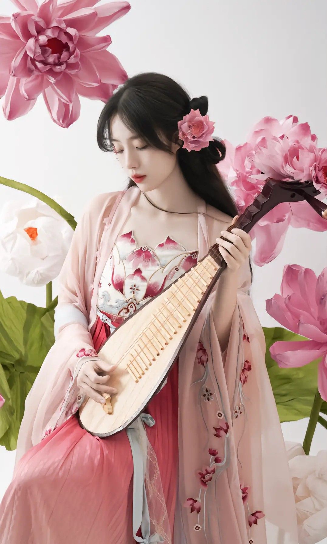 The Enchantment of a Purple Cheongsam with Fluttering Sleeves The Enchantment of a Purple Cheongsam with Fluttering Sleeves