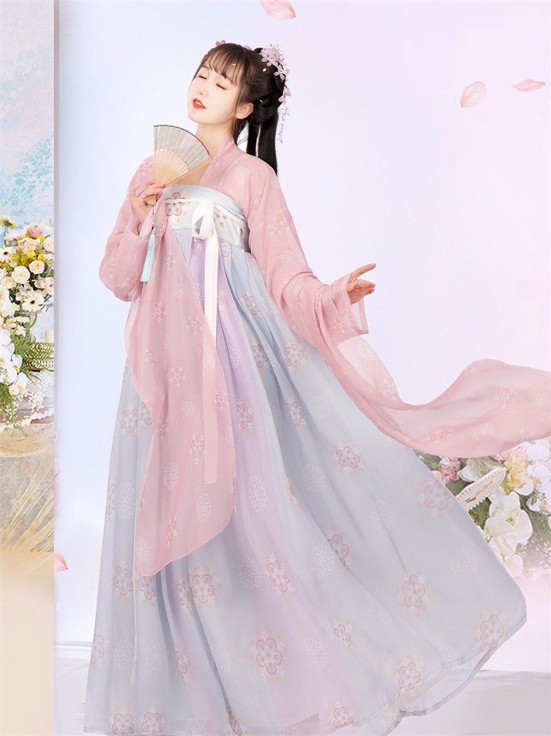 The Flower Goddesss Robe and the Jade Cold Palace:A Tale of Hanfu and Its Enchanting Beauty The Flower Goddesss Robe and the Jade Cold Palace:A Tale of Hanfu and Its Enchanting Beauty