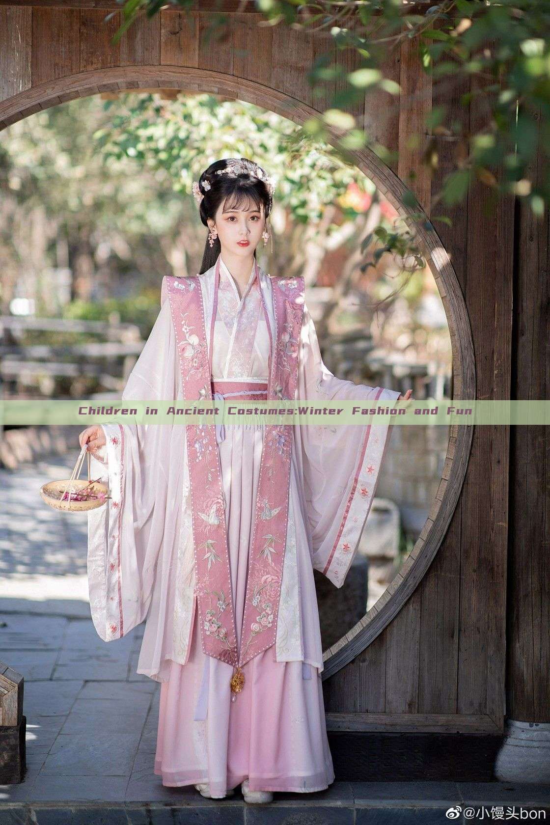 Children in Ancient Costumes:Winter Fashion and Fun Children in Ancient Costumes:Winter Fashion and Fun