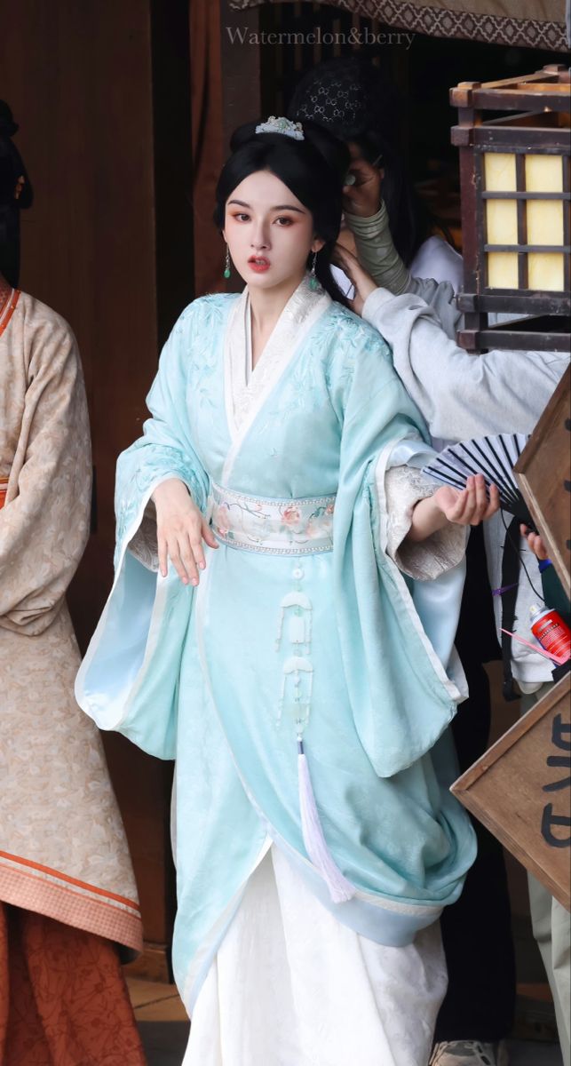 The Long Song Journey:The Revival of Hanfu Fashion The Long Song Journey:The Revival of Hanfu Fashion