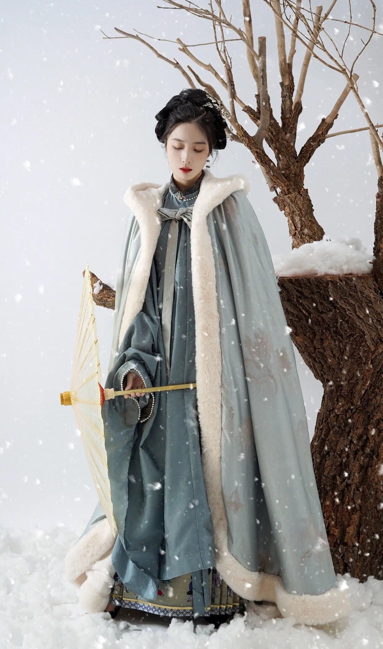 The Splendor of Yu Meiren in Traditional Hanfu Costume:A Journey into Chinese Cultural Elegance The Splendor of Yu Meiren in Traditional Hanfu Costume:A Journey into Chinese Cultural Elegance