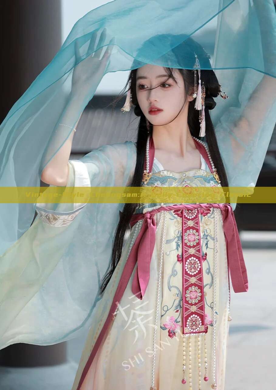 Vintage-Style Cheongsam:A Belly-Covering Classic Vintage-Style Cheongsam:A Belly-Covering Classic