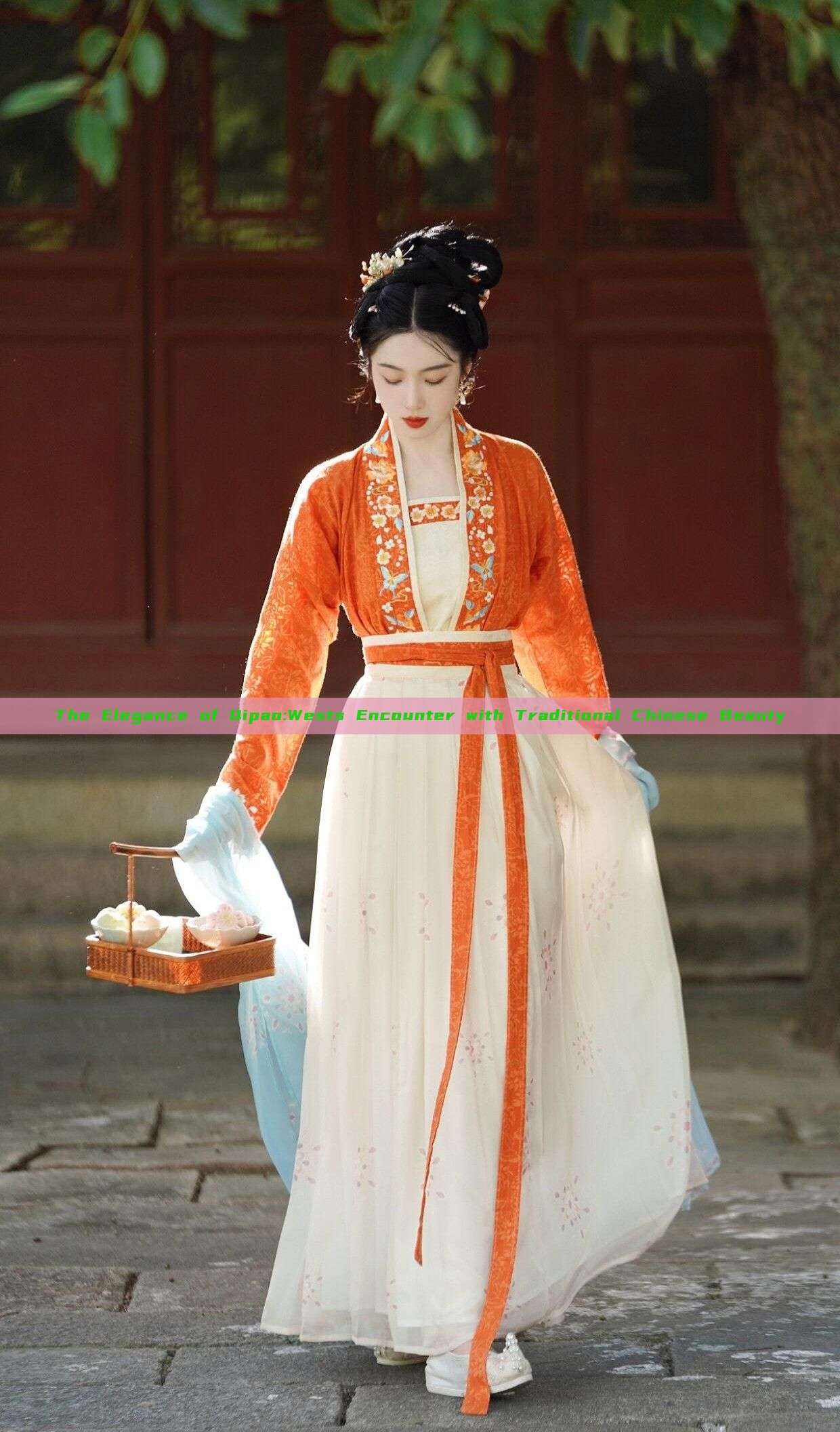 The Elegance of Qipao:Wests Encounter with Traditional Chinese Beauty The Elegance of Qipao:Wests Encounter with Traditional Chinese Beauty