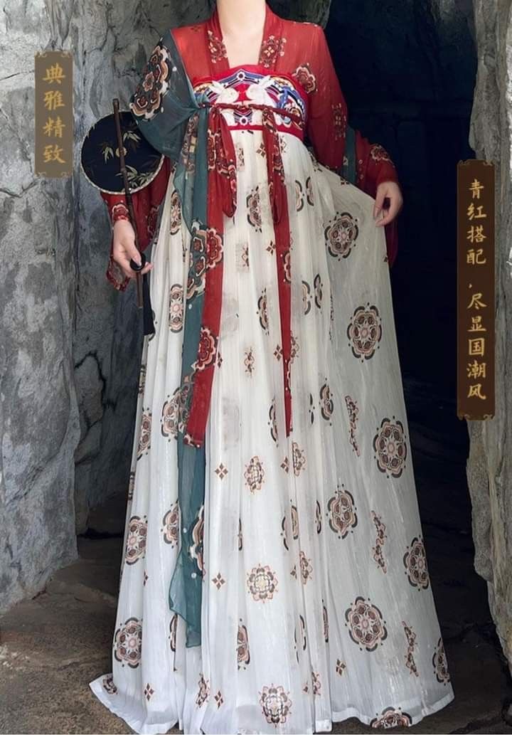 The Splendor of Traditional Chinese Clothing at Xiaojiangshan:The Story of Hanfu The Splendor of Traditional Chinese Clothing at Xiaojiangshan:The Story of Hanfu