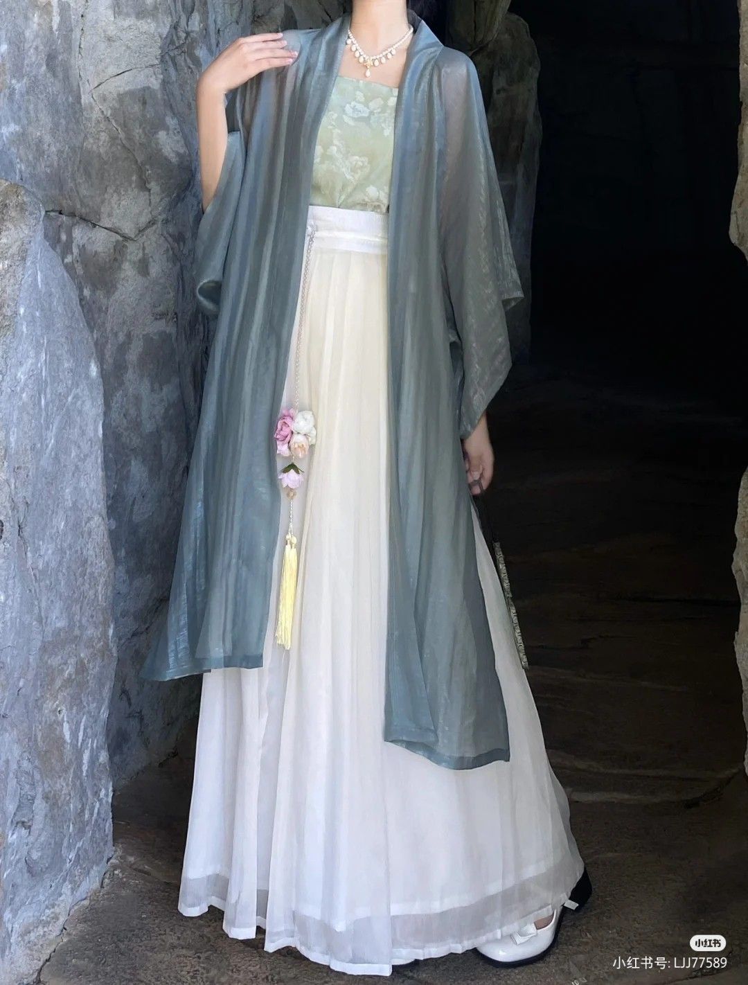 Hanfu Fashion Icon:Yu Shuxins Style Evolution Hanfu Fashion Icon:Yu Shuxins Style Evolution