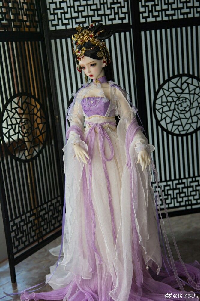 Ice Silk Cheongsam:A Refreshing New Style for the Modern Woman Ice Silk Cheongsam:A Refreshing New Style for the Modern Woman