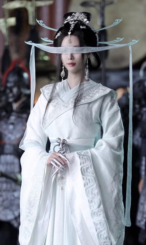 Embracing Tradition:The Evolution of Cheongsam Design in 2024 Embracing Tradition:The Evolution of Cheongsam Design in 2024