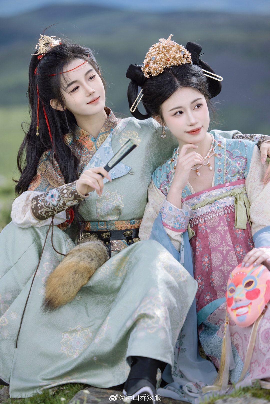 The Splendid Charm of Cheongsams Open Slits The Splendid Charm of Cheongsams Open Slits